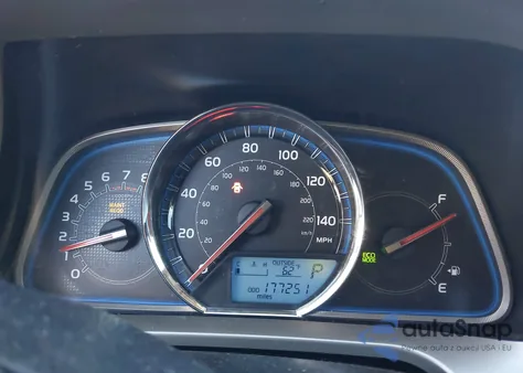 2013 Toyota Rav4 Limited z USA, uszkodzony, nr VIN JTMDFREV3D5003699